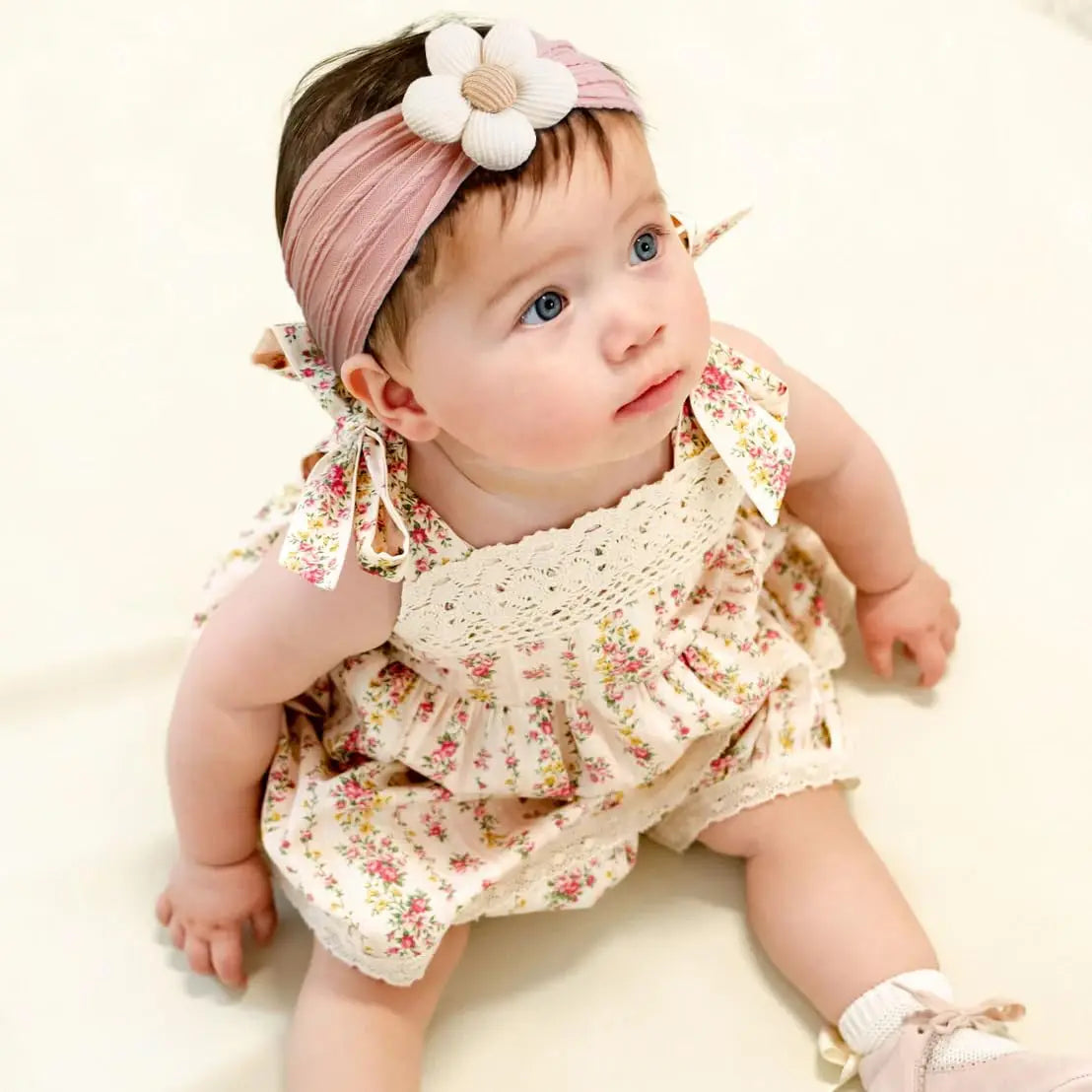 Flower Nylon Girl Hairband – Soft Elastic Baby Headband with Floral Detail