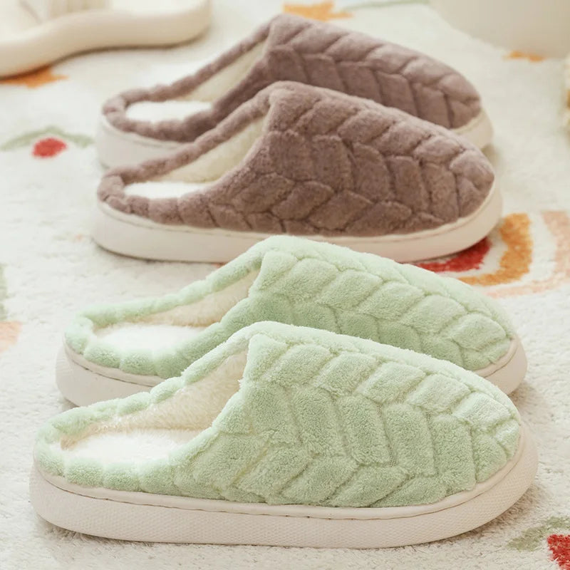Pantufas de inverno quentinhas e macias - Pantufas antiderrapantes para casais, ideais para uso interno, com sola grossa e bico fechado.
