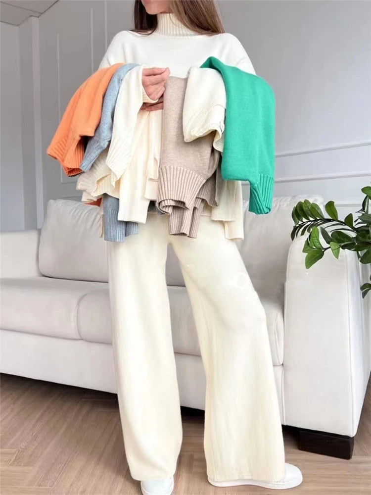 Conjunto de moletom feminino de duas peças em malha – gola alta e calça jogger.