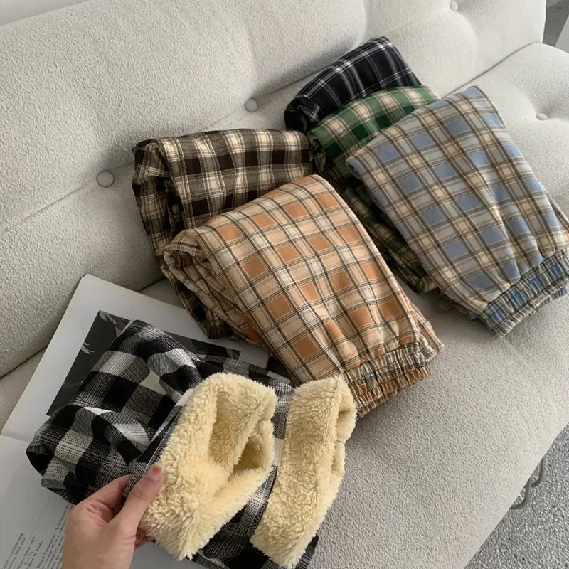 Calças xadrez de pelúcia quentinhas – Calças casuais de inverno femininas de pernas largas